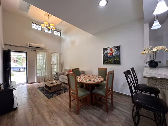 SE ALQUILA DUPLEX AMOBLADO O SIN MUEBLES EN LOS ALGARROBOS