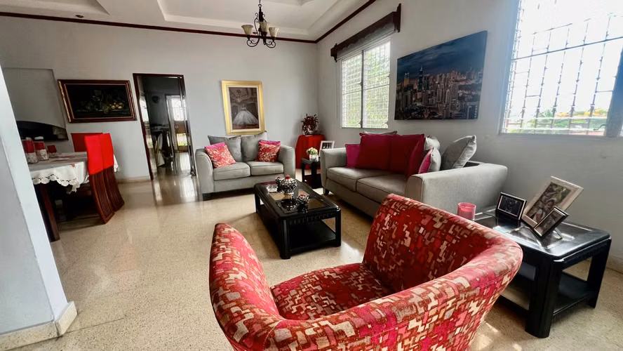  Se Vende Amplia Casa Unifamiliar en Hato Pintado – Espacios Ideales para Vivir en Familia - Imagen 7