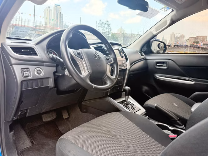 Mitsubishi L - Imagen 10
