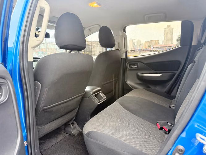 Mitsubishi L - Imagen 6