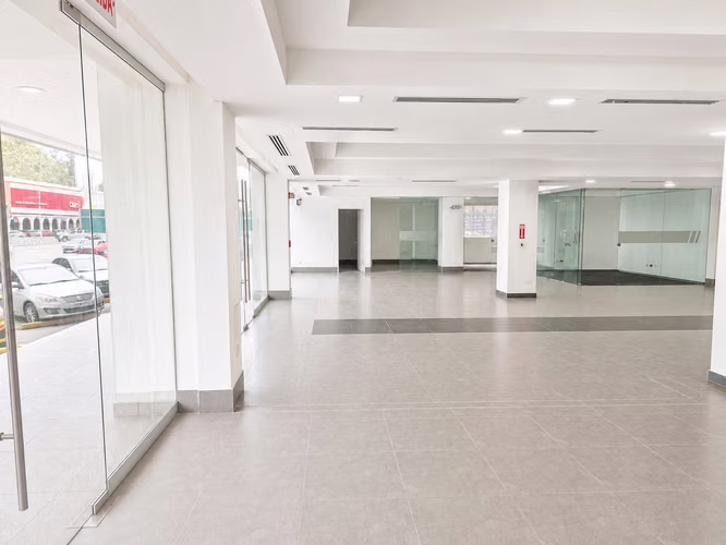 Alquiler de Local Comercial en Vía España, Bella Vista, Edificio Topkapi, 400m²
