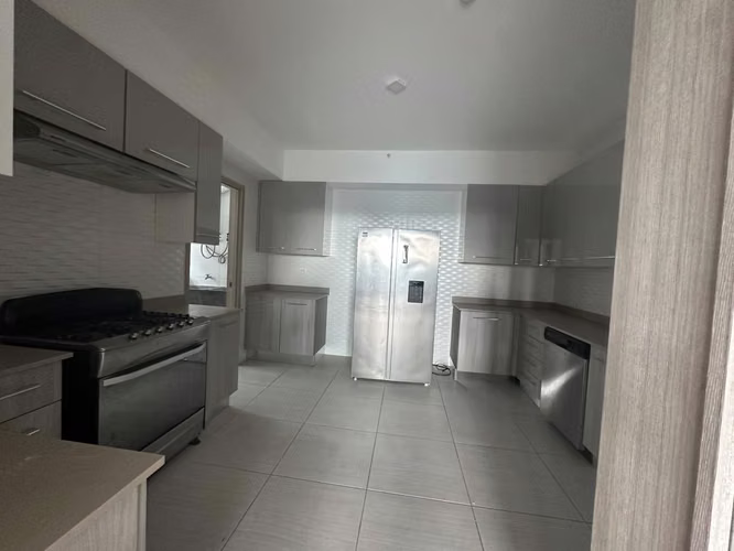 Tu Nuevo Hogar te Espera: Amplio Apartamento de 155 m² en Tumba Muerto - Imagen 7