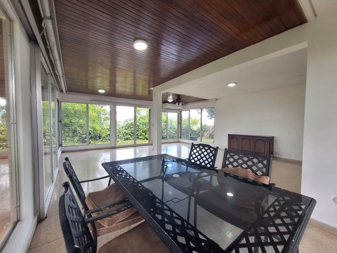 Casa en el Dorado de dos Niveles y 4 Parking - Imagen 7
