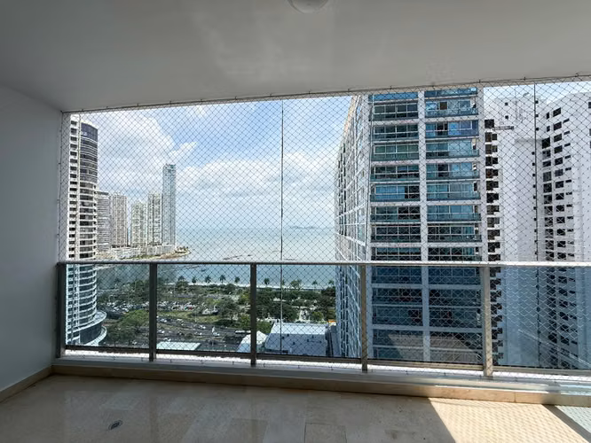 Alquiler apartamento en el Avenida Balboa - L.G. - Imagen 2