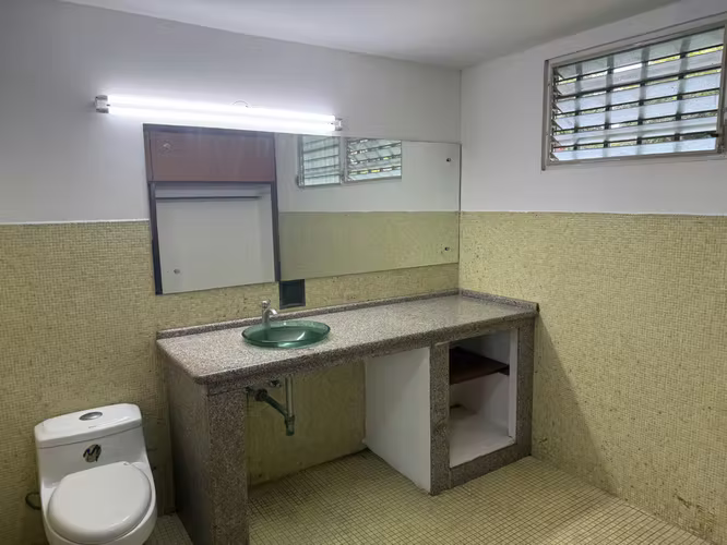 Se alquila amplia casa en TERRONAL , vivienda o comercial 1800.00 - Imagen 11
