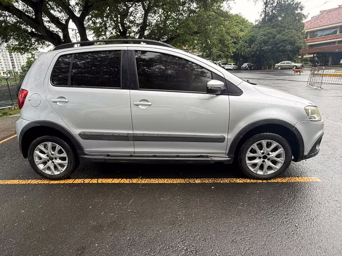 VOLKSWAGEN CROSSFOX 2014 MANUAL - Imagen 4