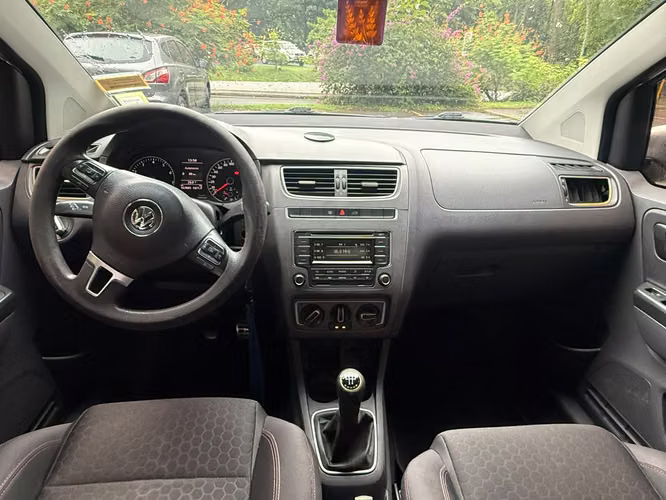 VOLKSWAGEN CROSSFOX 2014 MANUAL - Imagen 9