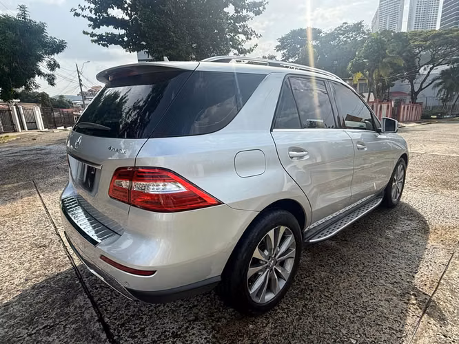 Mercedes Benz ML INMACULADO - Imagen 5