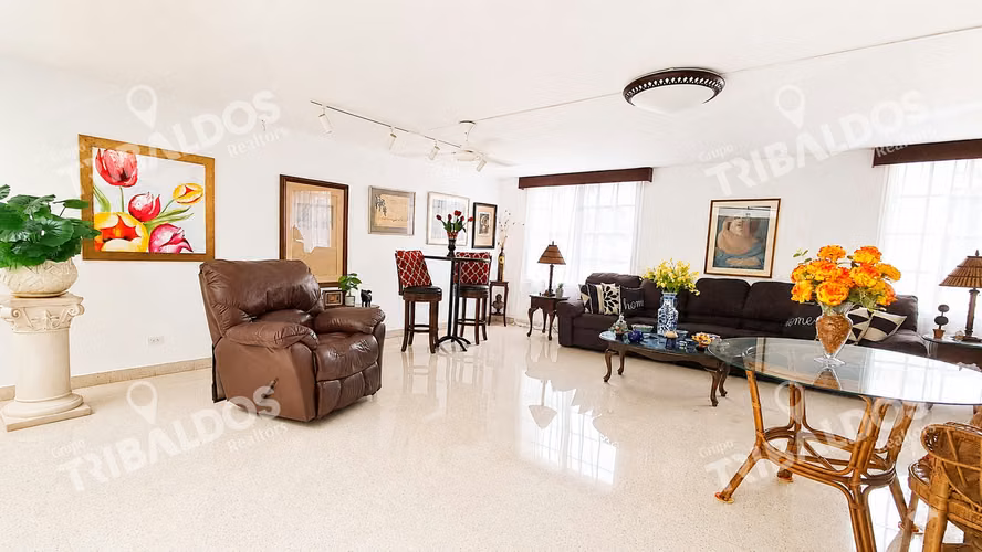 CASA EN VENTA EN LA MANZANA DE OBARRIO