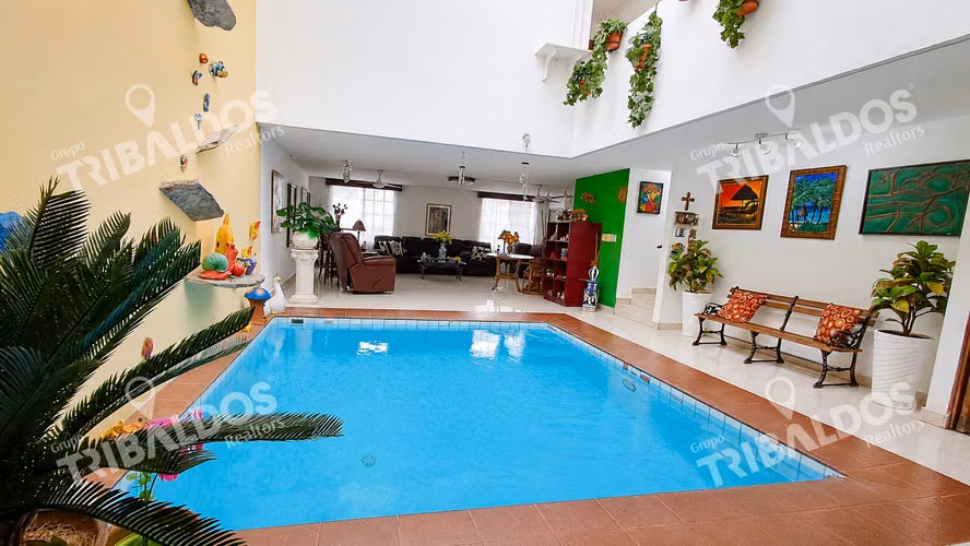CASA EN VENTA EN LA MANZANA DE OBARRIO