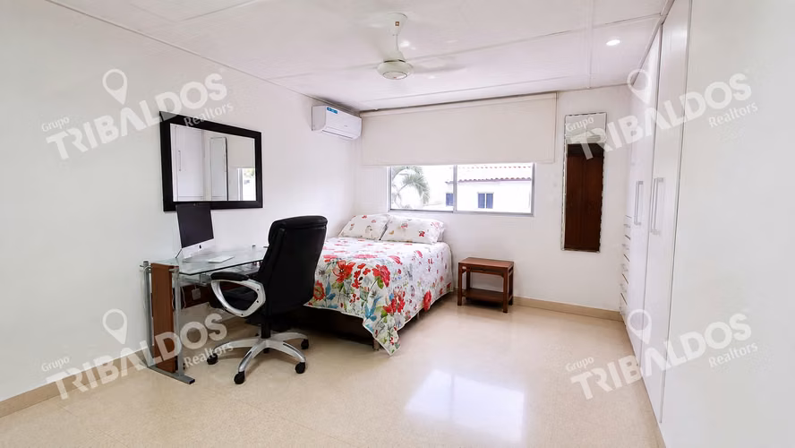 CASA EN VENTA EN LA MANZANA DE OBARRIO