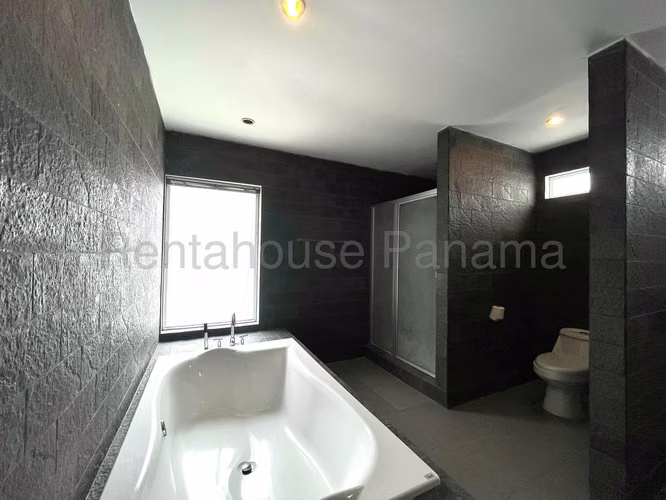 Venta de Casa con Línea blanca en Obarrio EC - Imagen 14