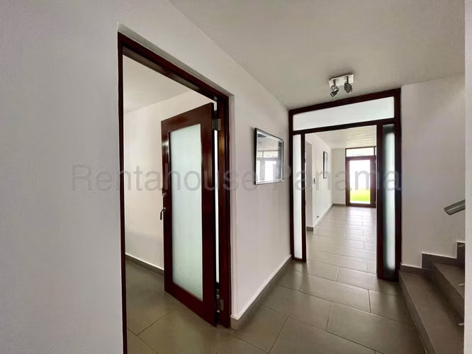 Venta de Casa en Obarrio 500 Mts PD - Imagen 5