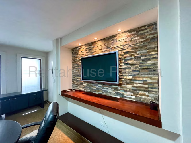 Venta de Casa en Obarrio 500 Mts PD - Imagen 3
