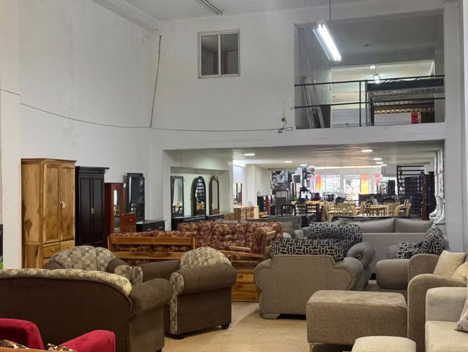 VENDO  EDIFICIO - OPORTUNIDAD COMERCIAL EN LA CHORRERA - Imagen 11
