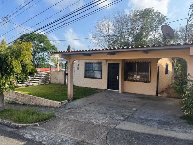 VENDO CASA RESIDENCIAL URBANIZACION  LAS LOMAS LA CHORRERA
