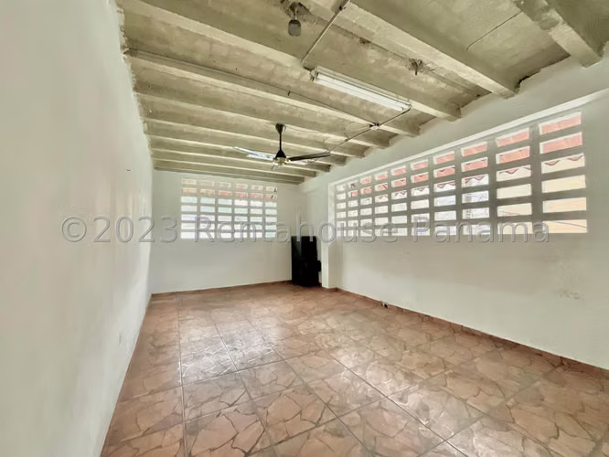 Venta de Negocio en De Icaza Colegio Benjamin Solo Cliente Directo LFC