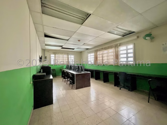Venta de Negocio en De Icaza Colegio Benjamin Solo Cliente Directo LFC