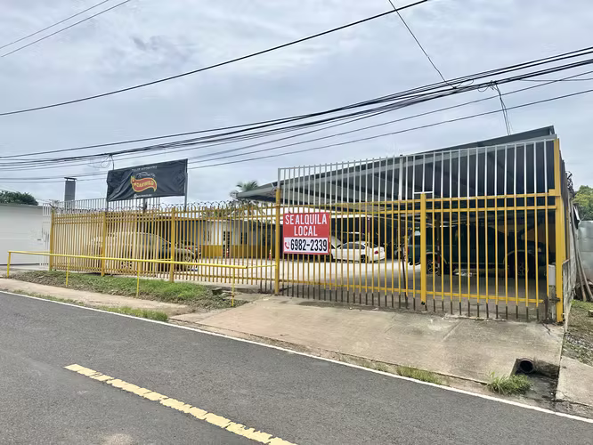 Se alquila local dentro de patio comercial Pedregal - Imagen 6