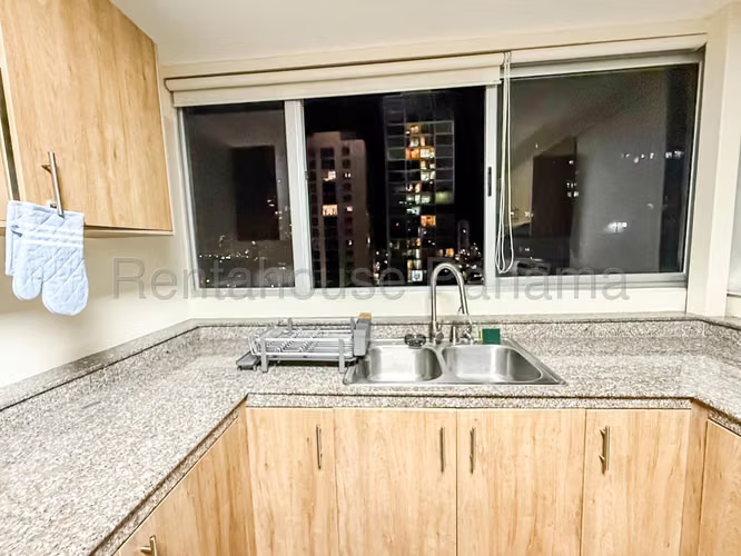Alquiler de Apartamento amoblado 180mts - Imagen 3