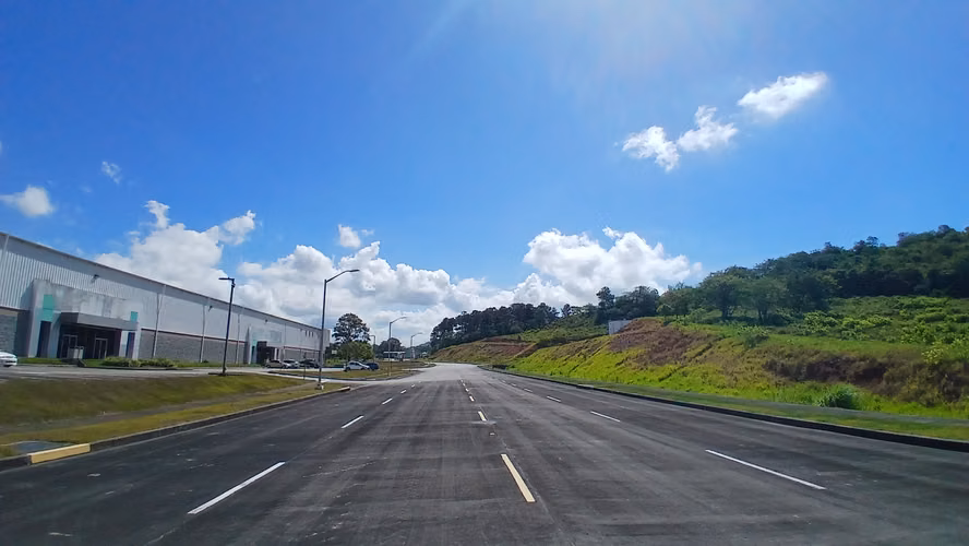 ALQUILO GALERAS EN PARQUE LOGISTICO VACAMONTE