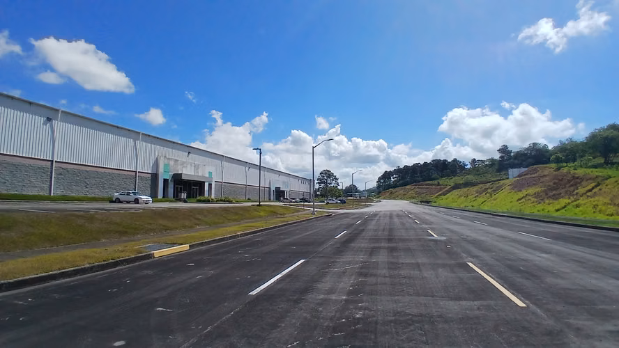 ALQUILO GALERAS EN PARQUE LOGISTICO VACAMONTE