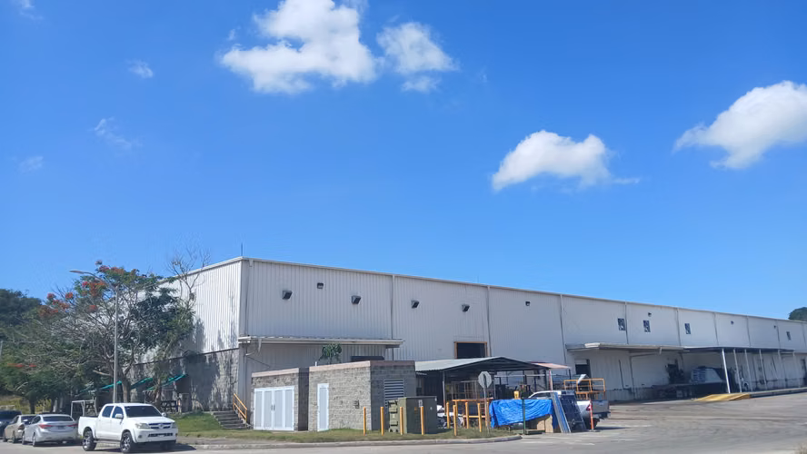 ALQUILO GALERAS EN PARQUE LOGISTICO VACAMONTE
