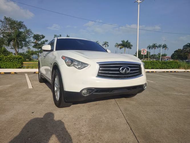 Infiniti QX70