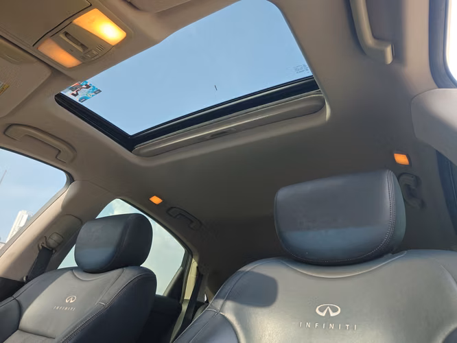 Infiniti QX70