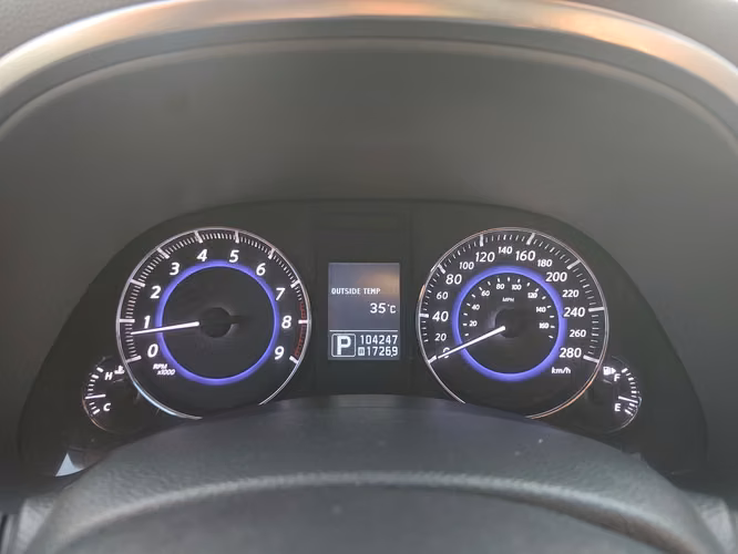 Infiniti QX70