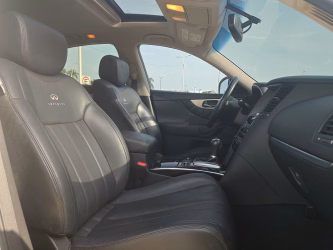 Infiniti QX70