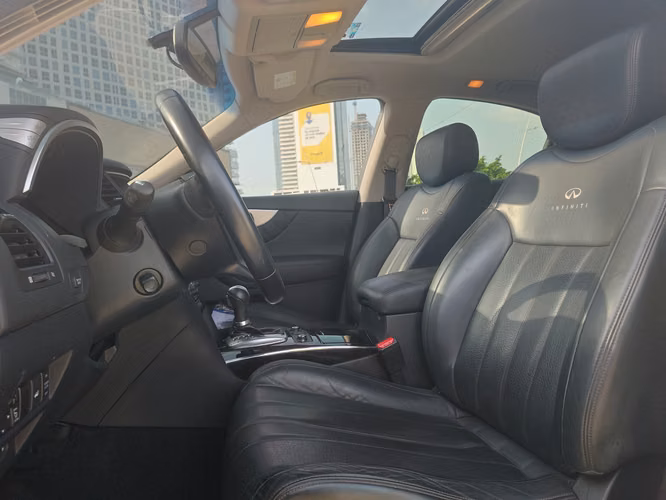 Infiniti QX70