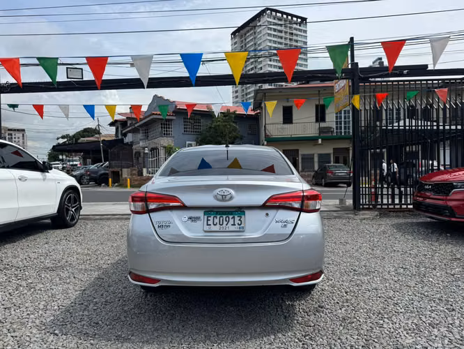 TOYOTA YARIS AUTOMATICO IMPECABLE