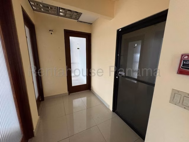 Oficina Comercial en Venta en Calle 50 JG - Imagen 4