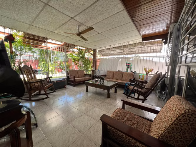 CASA DE DOS NIVELES EN VENTA – CHANIS, CIUDAD DE PANAMÁ - Imagen 10