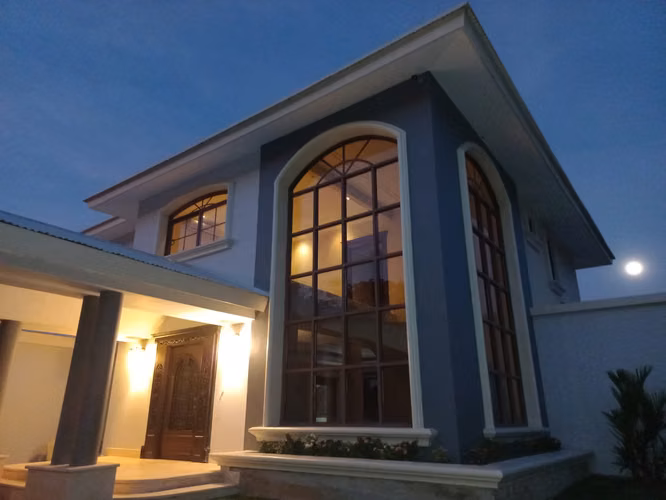 ESPECTACULAR CASA EN LAS CUMBRES EN LA VENTA - OPORTUNIDAD!!! - Imagen 2