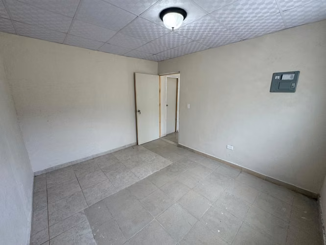 SE ALQUILA APARTAMENTO