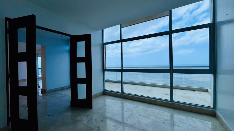 Vive en las Alturas del Prestigio – Apartamento en Ten Tower con vista al mar - Imagen 12