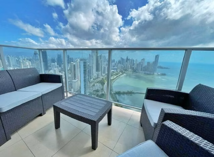 SE ALQUILA APARTAMENTO PH WHITE AVENIDA BALBOA CLIENTES DIRECTOS