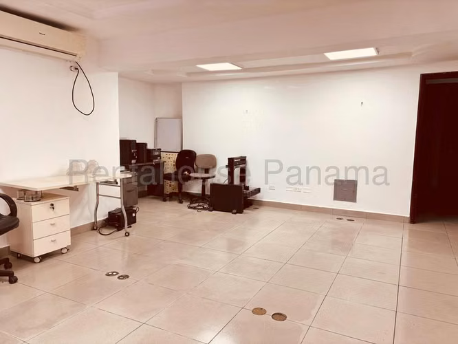Alquiler de casa comercial en La Cresta