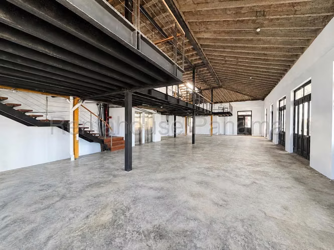 Alquiler de Local comercial de 485m2 en el Casco Antiguo - Imagen 8