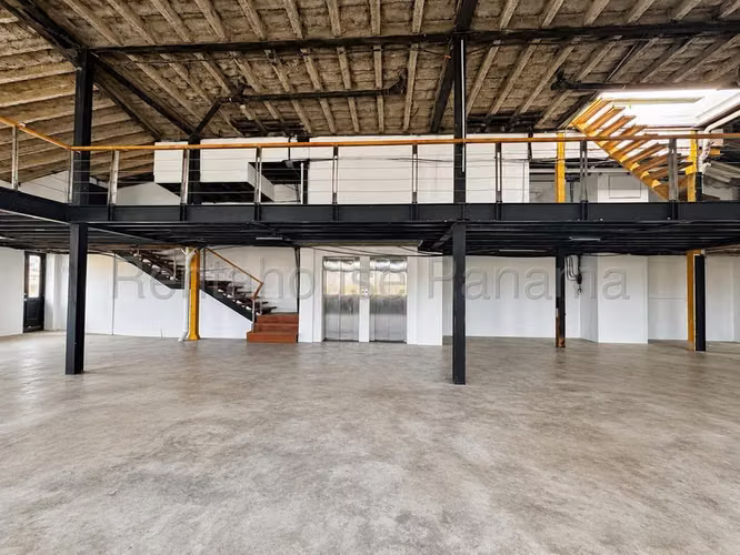 Alquiler de Local comercial de 485m2 en el Casco Antiguo - Imagen 7