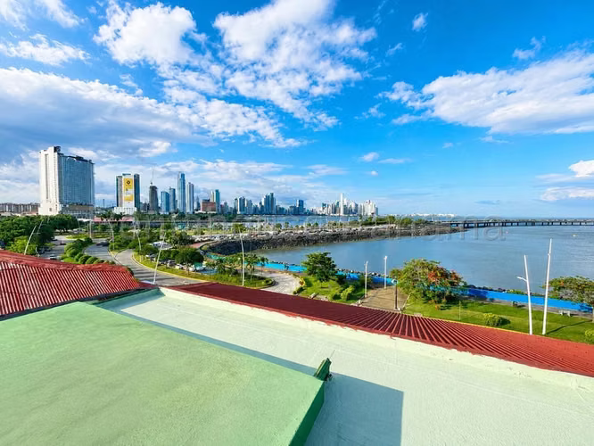 Alquiler de Local comercial de 485m2 en el Casco Antiguo - Imagen 14