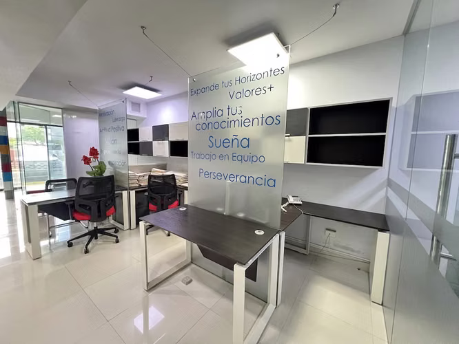 LOCAL PLAZA  VILLA VERONA - TUMBA MUERTO - ALQUILER O VENTA