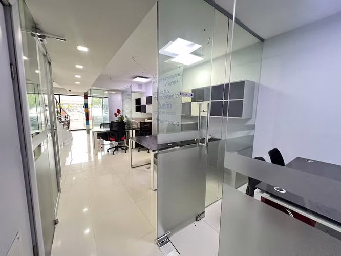 LOCAL PLAZA  VILLA VERONA - TUMBA MUERTO - ALQUILER O VENTA