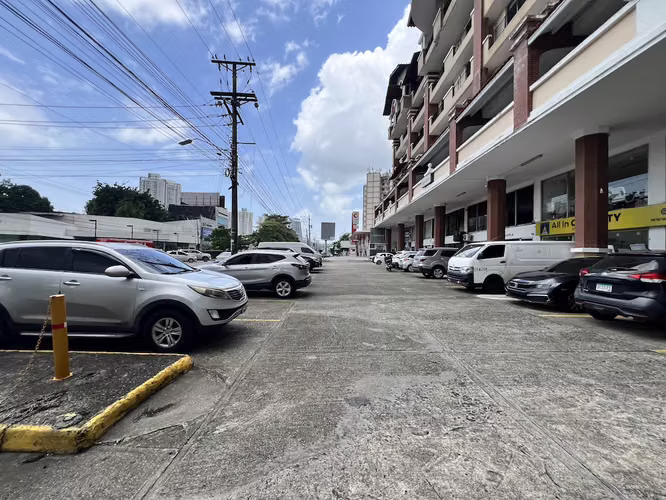 LOCAL PLAZA  VILLA VERONA - TUMBA MUERTO - ALQUILER O VENTA
