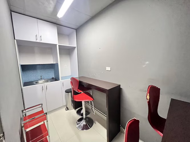 LOCAL PLAZA VILLA VERONA - TUMBA MUERTO - ALQUILER