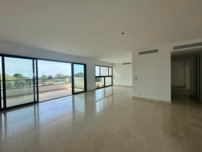 La Caleta. 275mts 3r 3.5b den $745,000.00