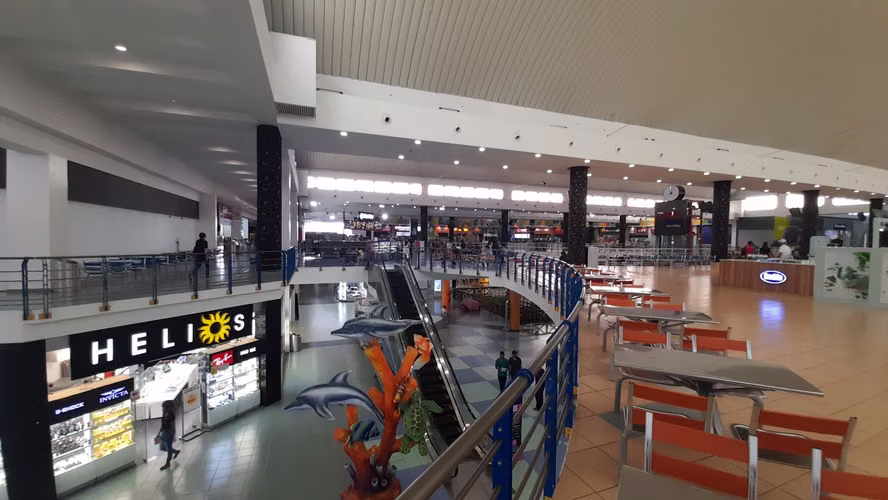 Albrook Mall. Pasillo del Delfin. Local 1198.94mts $5,000,000.00 - Imagen 5