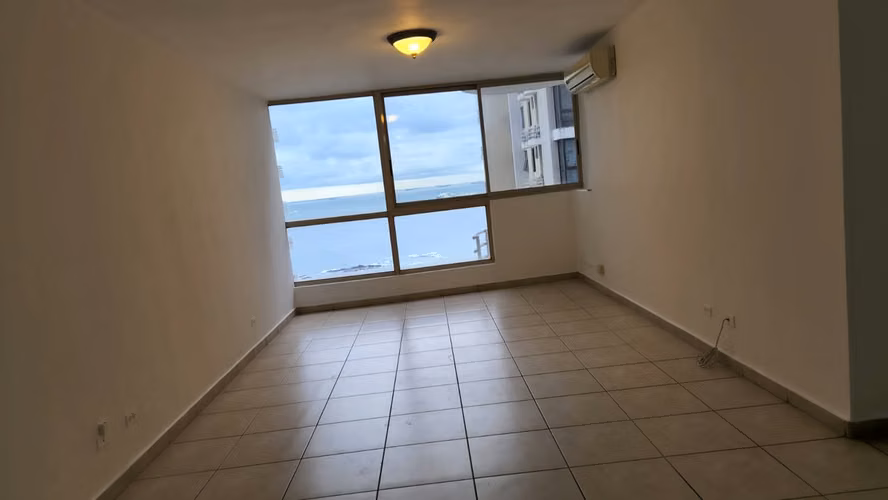 ¡En Venta! Espacioso Apartamento de 114 m² con Vista al Mar - Imagen 2